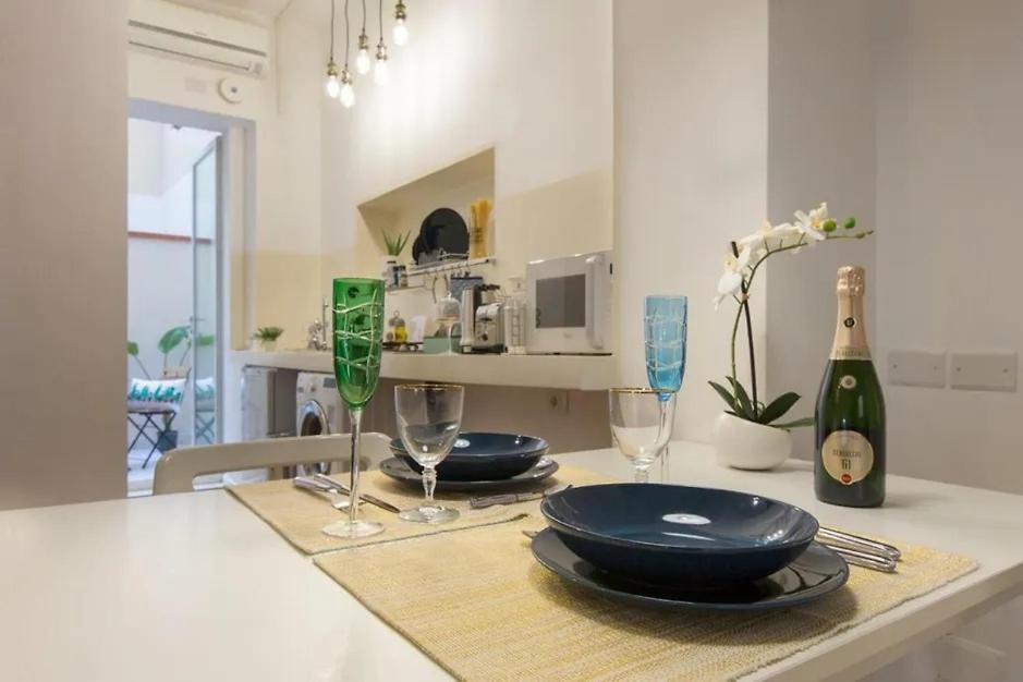 Piazza Martiri Flat Apartment Cagliari Exterior photo